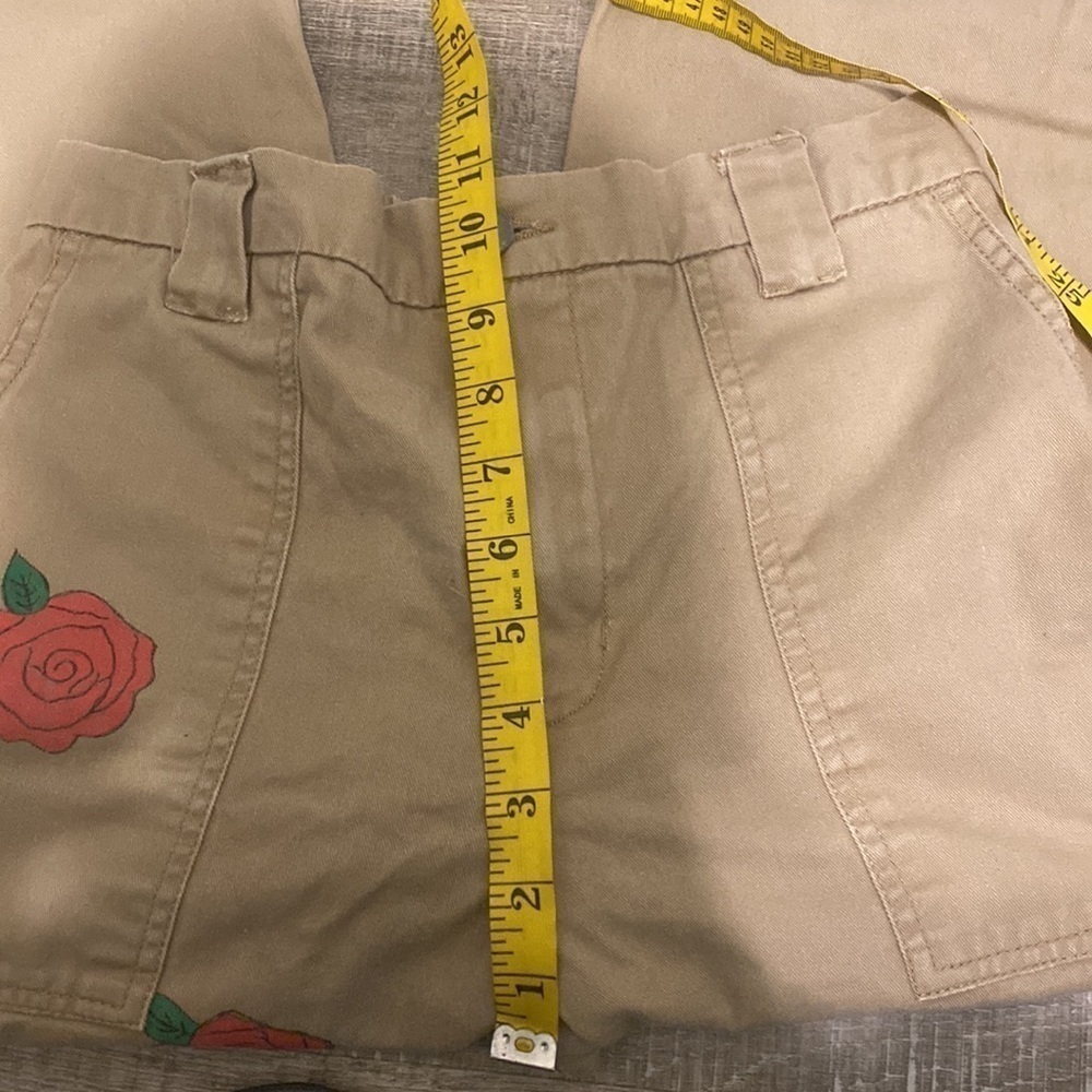 Street Wear Society | Tan Jogger Pants With Red Rose Decor | size Medium - Picture 6 of 6